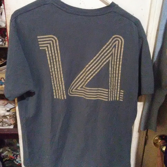 MUST BUNDLE Keith Urban. The 'ville shirt 2014 - Picture 2 of 3